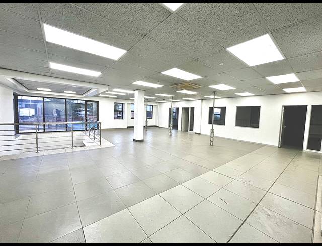 2,418M² WAREHOUSE TO LET IN NORTH RIDING